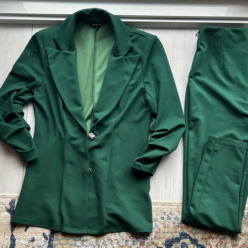 SHEIN Forest Green Blazer and Pants Set